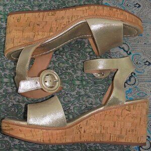 NWOT Bernardo Gold Leather Strap Cork Wedges w/ Adjustable Straps